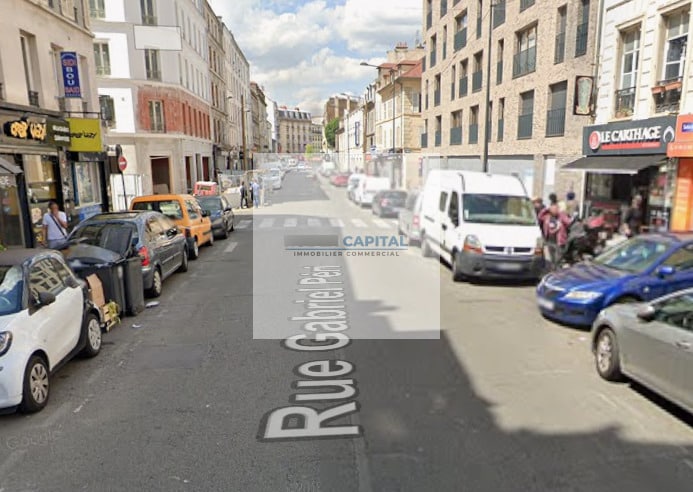 Retail in Saint-Denis for lease - Building Photo - Image 1 of 1