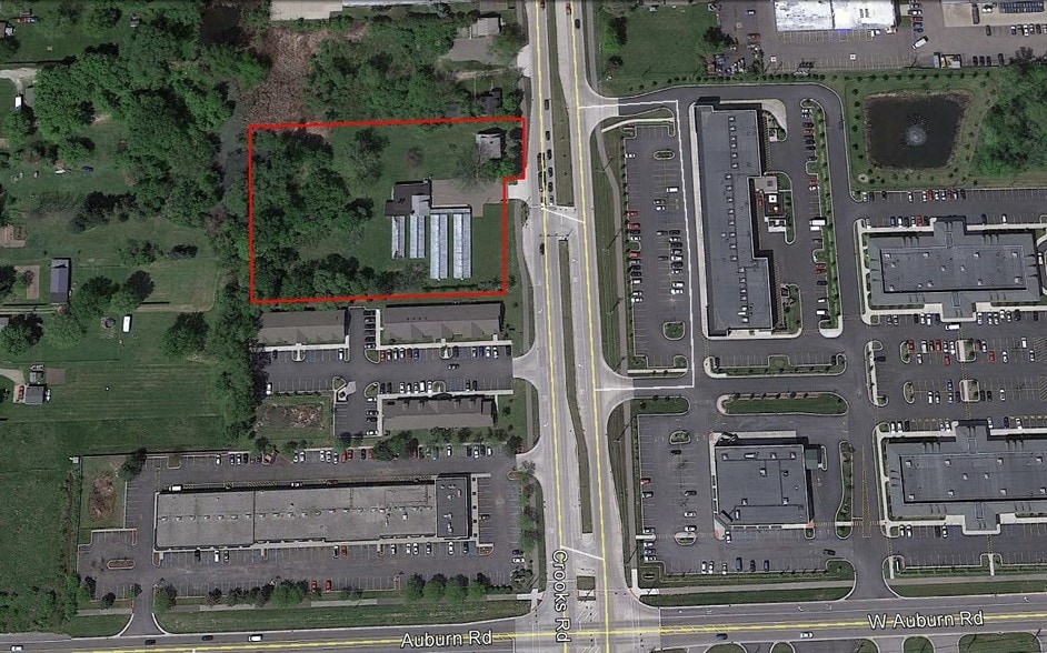 2896 Crooks Rd, Rochester Hills, MI à vendre - Photo principale - Image 1 de 1