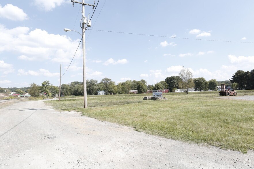 242 Hampton Ave, Punxsutawney, PA for sale - Primary Photo - Image 1 of 2