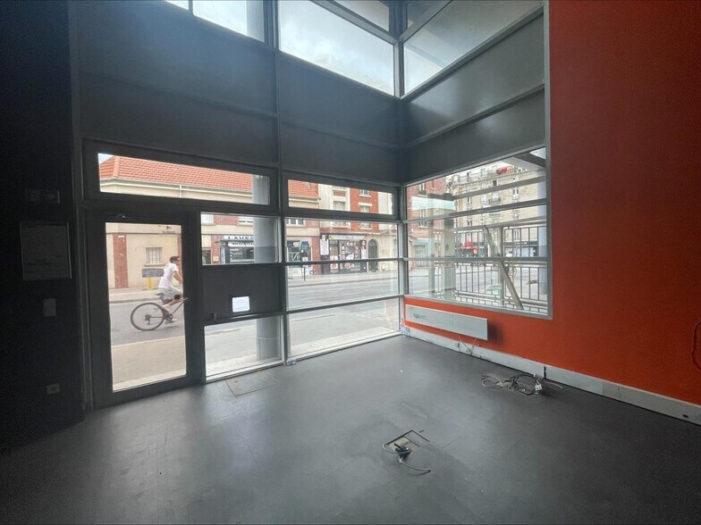 126 Rue Du Landy, Saint-Ouen-sur-Seine à louer - Photo du bâtiment - Image 2 de 13