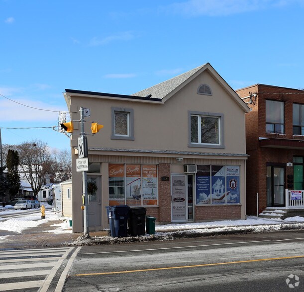 12 Scarlett Rd, Toronto, ON à vendre - Photo du bâtiment - Image 2 de 2
