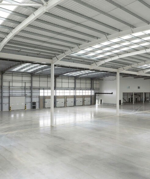 56 Factory Ln, Croydon for lease - Building Photo - Image 2 of 6