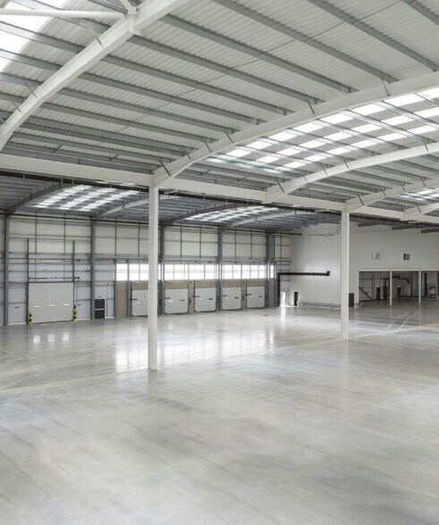 56 Factory Ln, Croydon à louer - Photo du bâtiment - Image 2 de 6