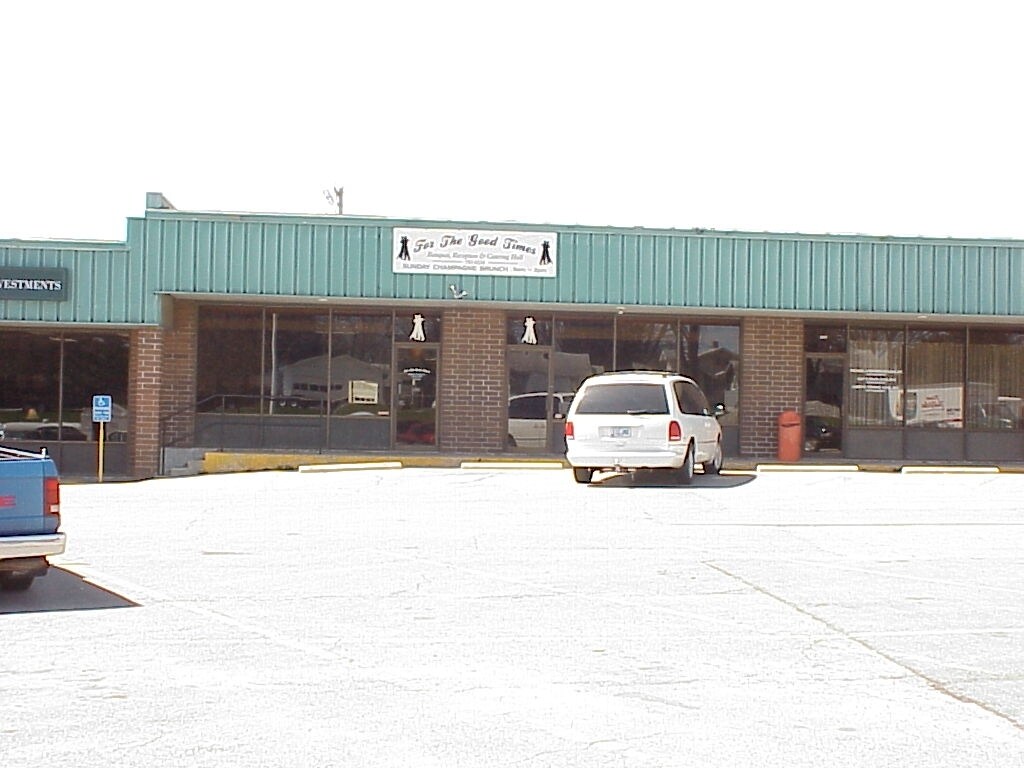 2617 1st Ave E, Newton, IA à louer Photo principale- Image 1 de 3