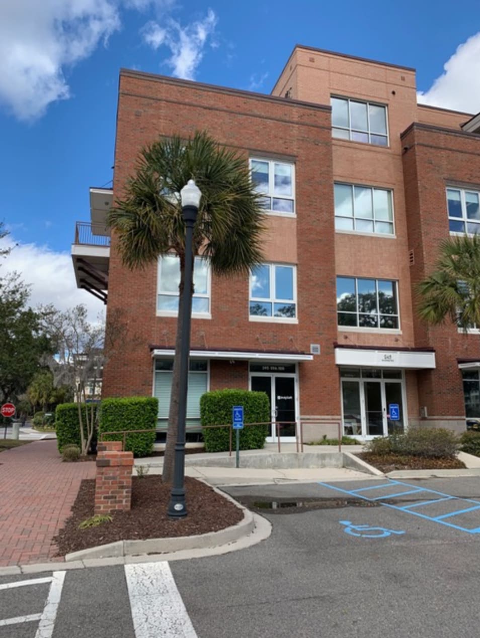 245 Seven Farms Dr, Daniel Island, SC for lease Building Photo- Image 1 of 6