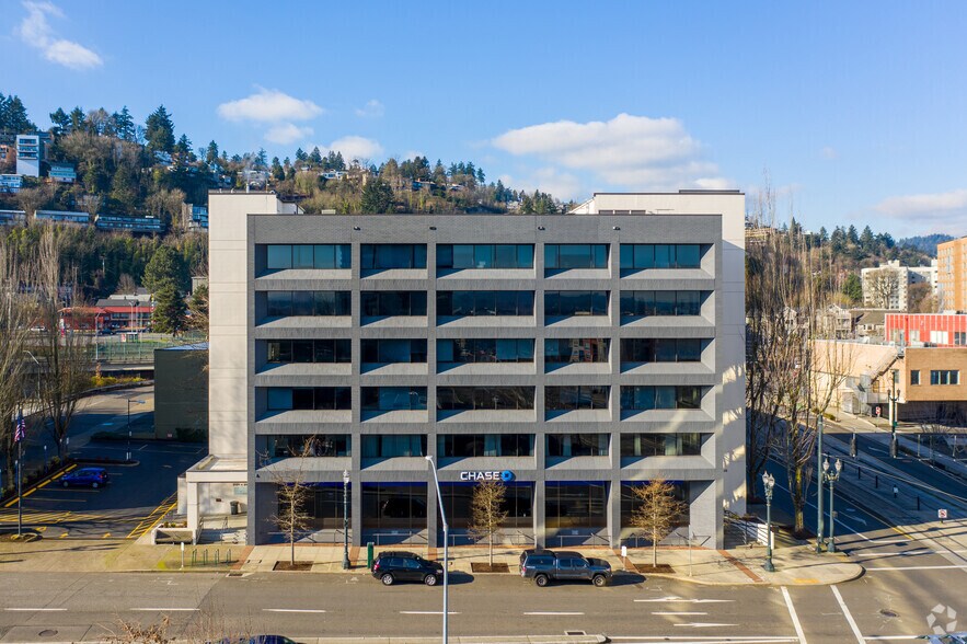 2121-2125 SW 4th Ave, Portland, OR à louer - Photo du bâtiment - Image 2 de 8