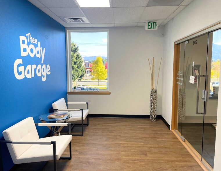 8475 N Government Way, Hayden, ID à louer - Photo du bâtiment - Image 2 de 8