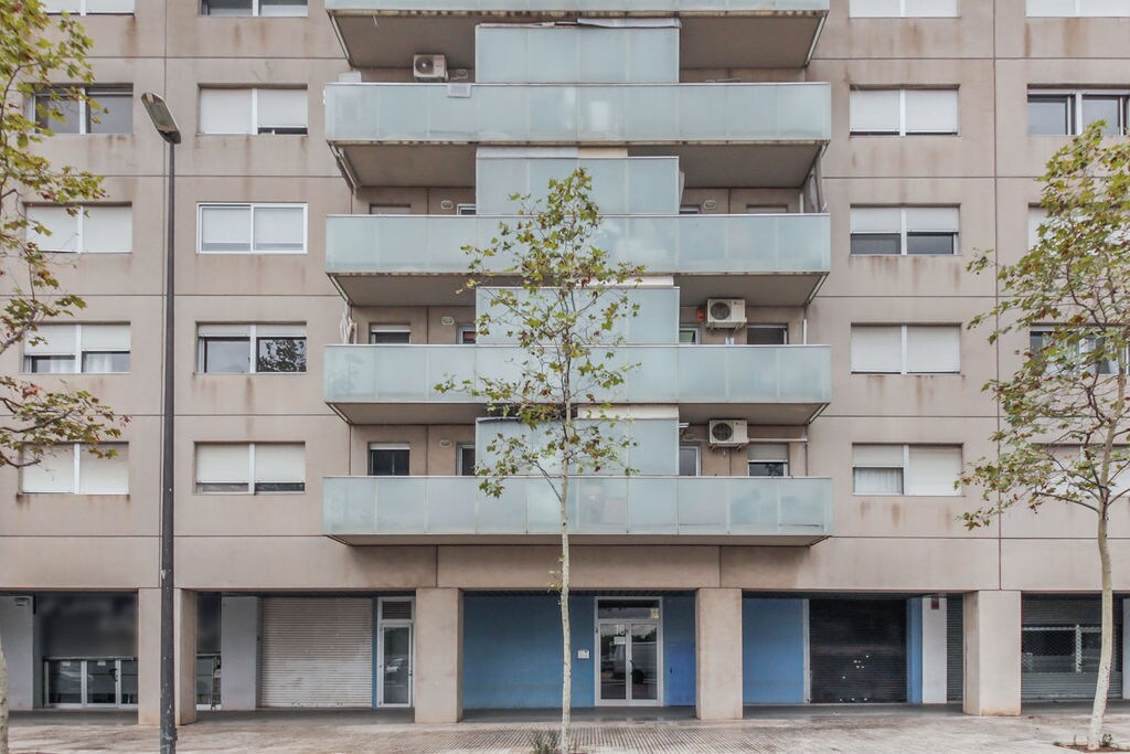 Carrer Jaume Vidal i Alcover, 12, Reus, Tarragona for sale Primary Photo- Image 1 of 4