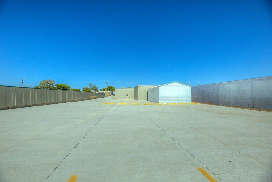 1109 E Memphis St, Broken Arrow, OK à vendre - Photo du bâtiment - Image 3 de 49