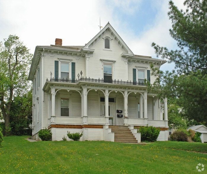 Harrisonburg Housing Portfolio portfolio of 6 properties for sale on LoopNet.ca - Primary Photo - Image 3 of 3