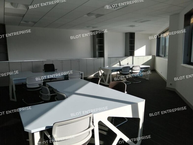 Flex dans Rezé à louer - Photo du bâtiment - Image 3 de 13