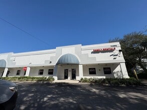 2855-2915 S Congress Ave, Delray Beach, FL à louer Photo du bâtiment- Image 1 de 6