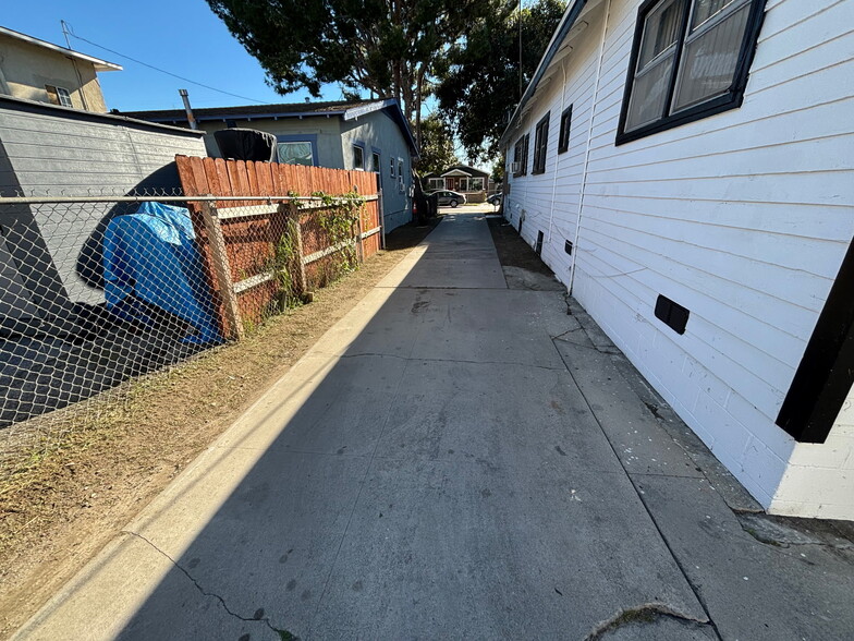 635 W 51st St, Los Angeles, CA à vendre - Photo du bâtiment - Image 3 de 3