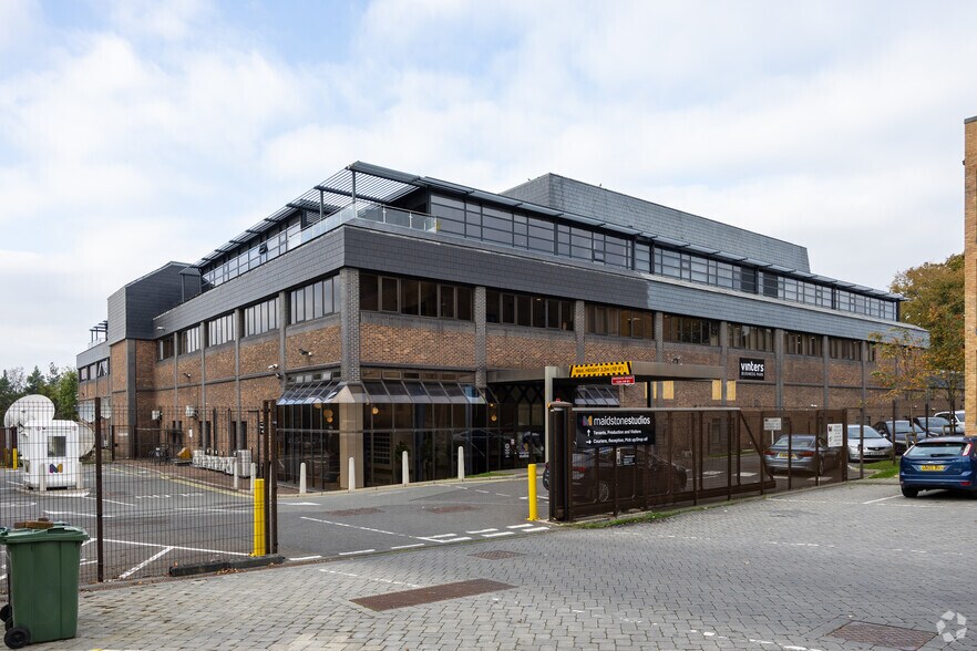 New Cut Rd, Maidstone à louer - Photo principale - Image 1 de 2