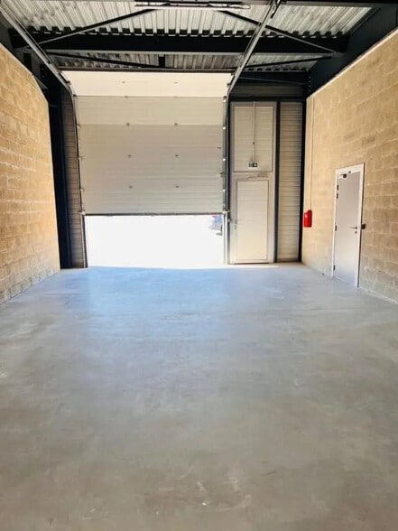 51 Rue Pierre Curie, Plaisir à louer - Photo intérieure - Image 3 de 10