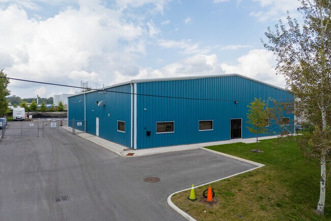 Plus de détails pour 30 Minuk Acres, Toronto, ON - Industriel à vendre