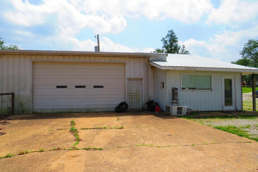 302 N Business 60, Mansfield, MO à vendre - Photo du bâtiment - Image 2 de 7