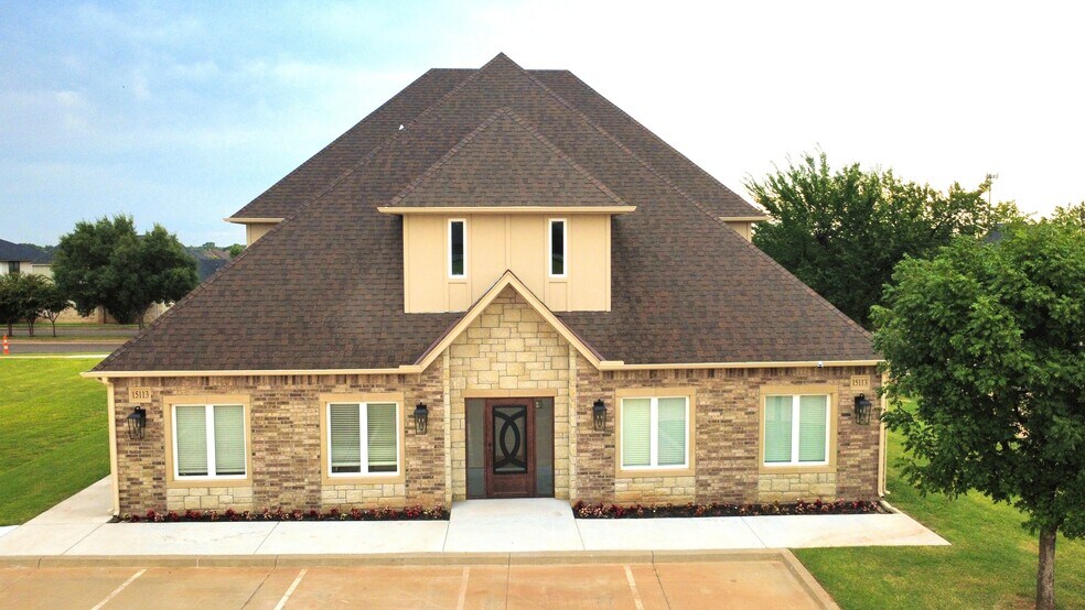 15113 Traditions Lake Pky, Edmond, OK à louer - Photo du bâtiment - Image 2 de 8