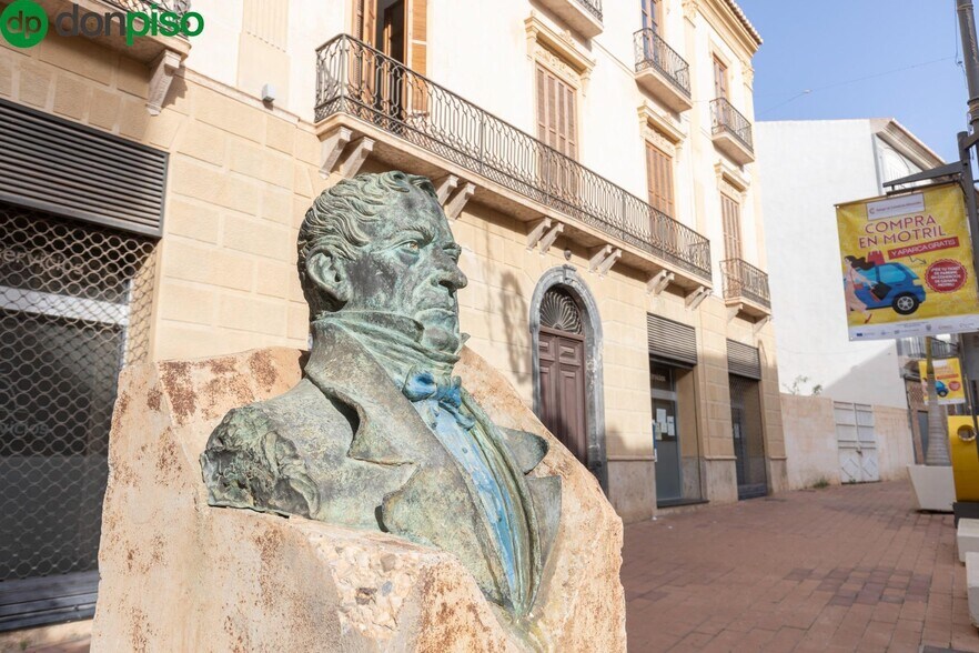 Plaza Javier de Burgos, 4, Motril, Granada à vendre - Photo du bâtiment - Image 2 de 19