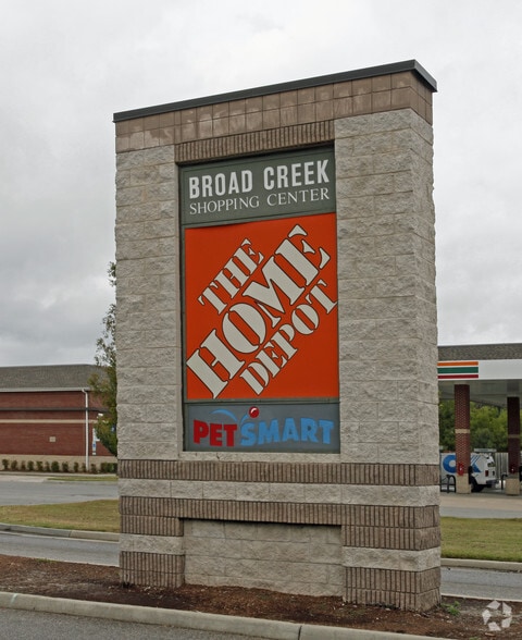 1201-1301 N Military Hwy, Norfolk, VA for lease - Building Photo - Image 3 of 17