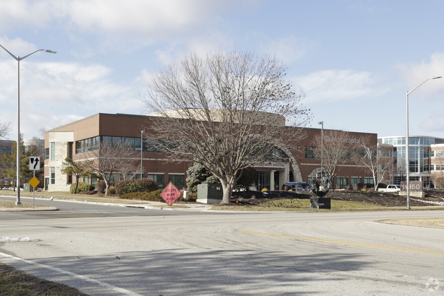 11350 Tomahawk Creek Pky, Leawood, KS for lease - Primary Photo - Image 1 of 7