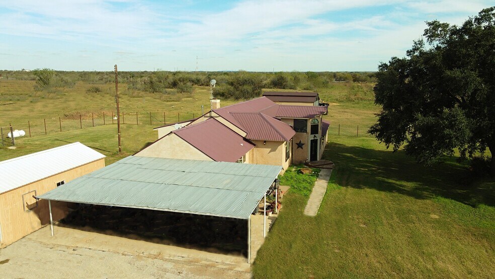 1226 San Marcos Hwy, Luling, TX à vendre - Photo du bâtiment - Image 2 de 32