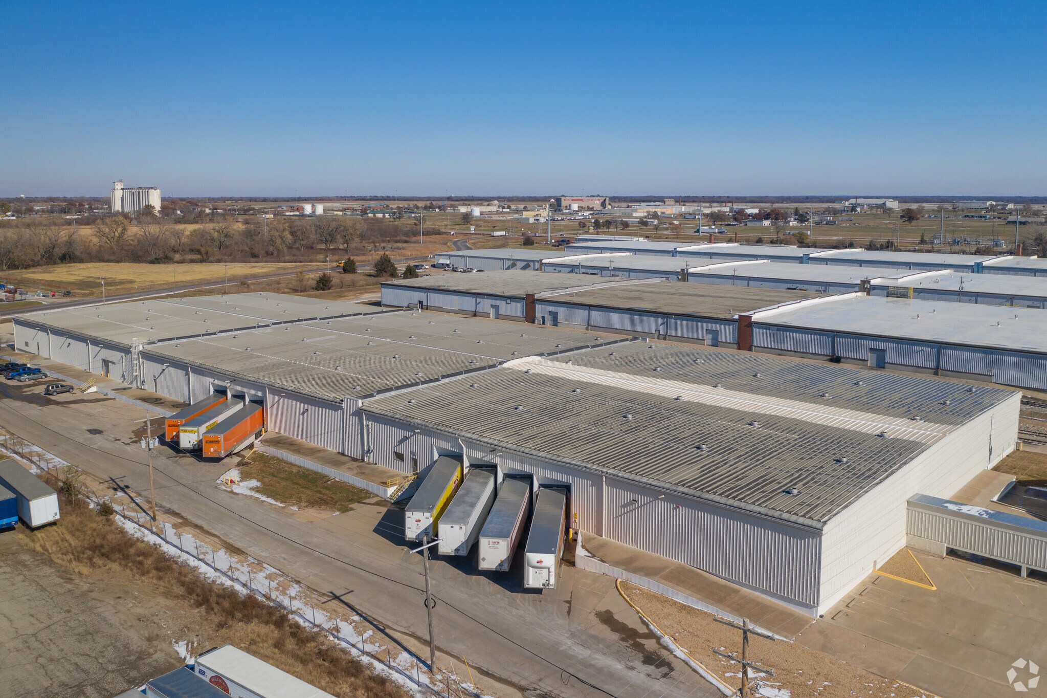 925 SW University Blvd, Topeka, KS à vendre Photo principale- Image 1 de 24