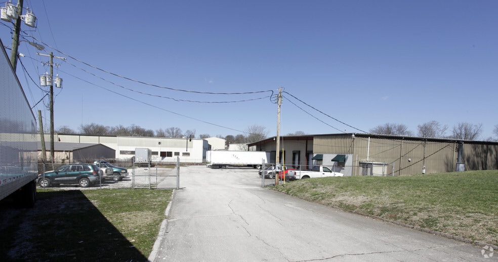 2129 Chipman St, Knoxville, TN for lease - Building Photo - Image 2 of 19