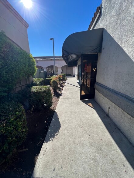 10917-10951 Alondra Blvd, Norwalk, CA for lease - Building Photo - Image 2 of 3