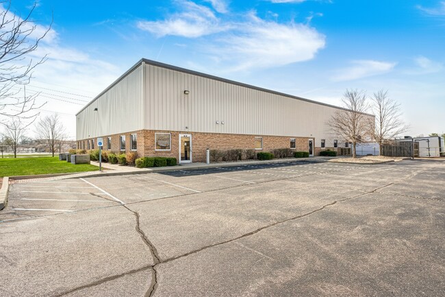 Plus de détails pour 1400 Commerce Pky, Franklin, IN - Industriel à louer