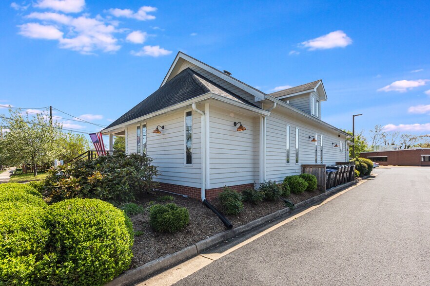 410 Pelham St, Fredericksburg, VA à louer - Photo du bâtiment - Image 2 de 3