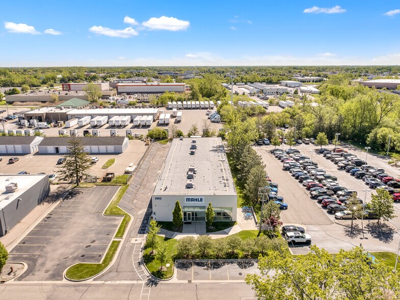 2716 Daley Dr, Troy, MI à vendre - Photo du bâtiment - Image 2 de 4