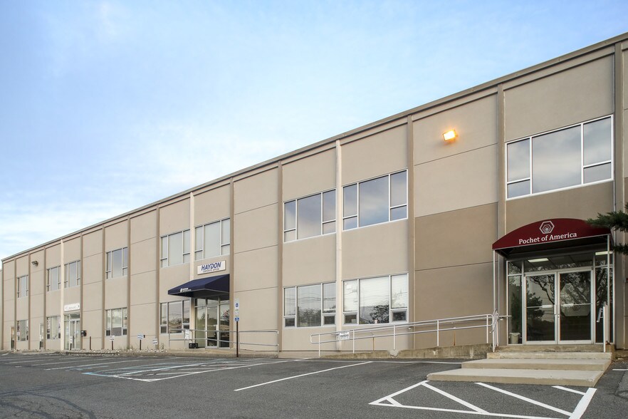 415 Hamburg Tpke, Wayne, NJ à louer - Photo principale - Image 1 de 4