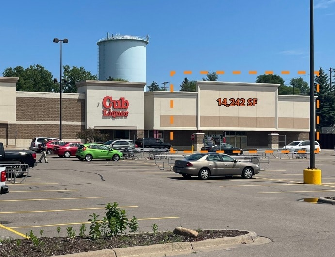 2117-2197 Old Hudson Rd, Maplewood, MN for lease - Building Photo - Image 2 of 3