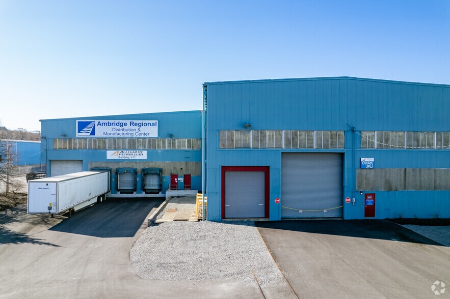 2301 Duss Ave, Ambridge, PA à louer - Photo du bâtiment - Image 1 de 26