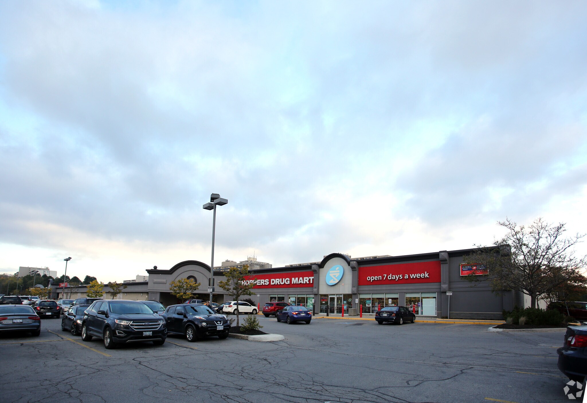 301 Oxford St W, London, ON for lease Primary Photo- Image 1 of 7