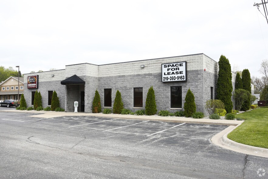 245 W Johnson Rd, La Porte, IN à vendre - Photo du bâtiment - Image 3 de 14