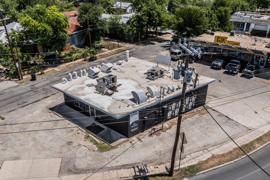 1100 S Presa St, San Antonio, TX for lease - Building Photo - Image 2 of 9