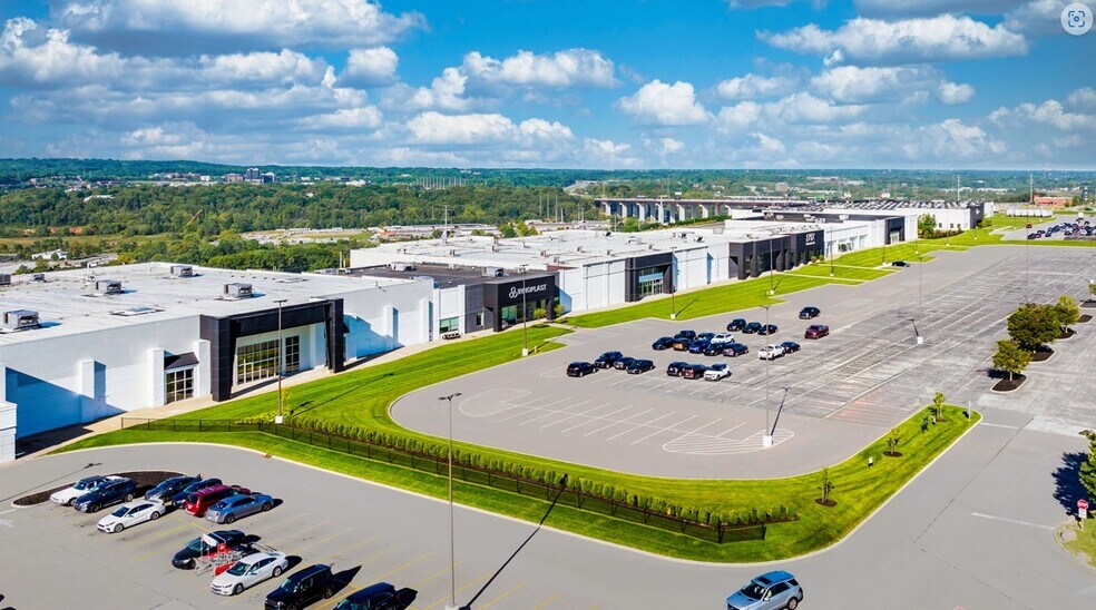 5638-5772 Transportation Blvd, Garfield Heights, OH à louer - Photo du bâtiment - Image 2 de 28