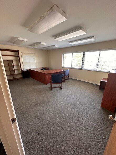 23 Erlanger Rd, Erlanger, KY for lease - Interior Photo - Image 3 of 10
