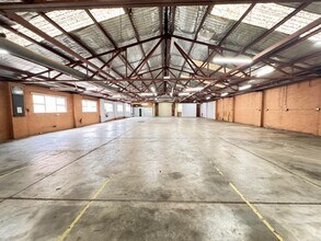 33-35 Warren Ave, Bankstown for lease Interior Photo- Image 2 of 3