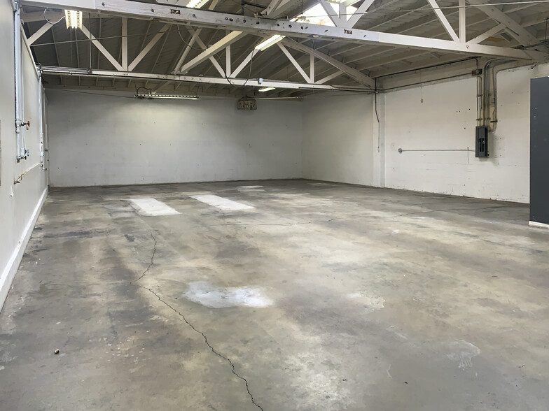 235 W 24th St, Los Angeles, CA for sale - Building Photo - Image 3 of 4
