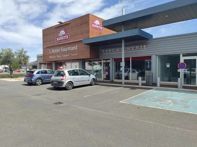 Retail in Agde for sale - Building Photo - Image 2 of 6