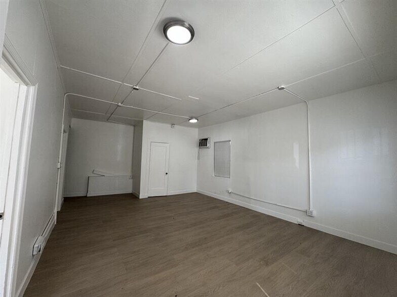 1417 W 11th St, Los Angeles, CA for lease - Interior Photo - Image 2 of 10