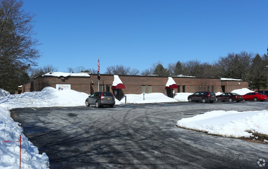 17 Computer Dr W, Albany, NY à louer - Photo principale - Image 2 de 12