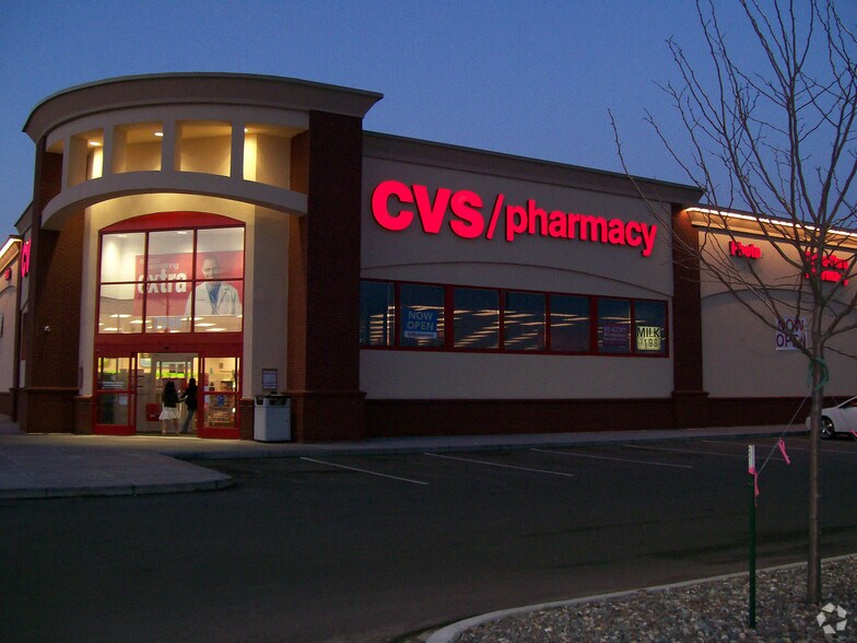 7996 Brooklyn Blvd, Brooklyn Park, MN à louer - Photo du bâtiment - Image 3 de 4