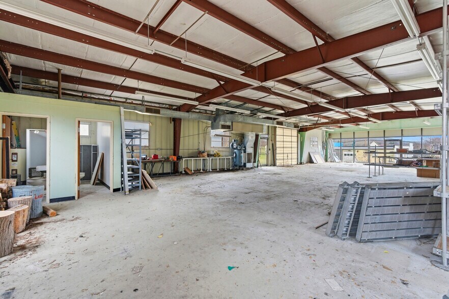 471 US Highway 206, Branchville, NJ for sale - Interior Photo - Image 3 of 6