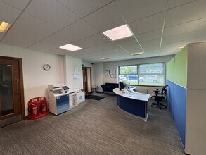 9A Endeavour Dr, Westhill for lease Interior Photo- Image 2 of 3