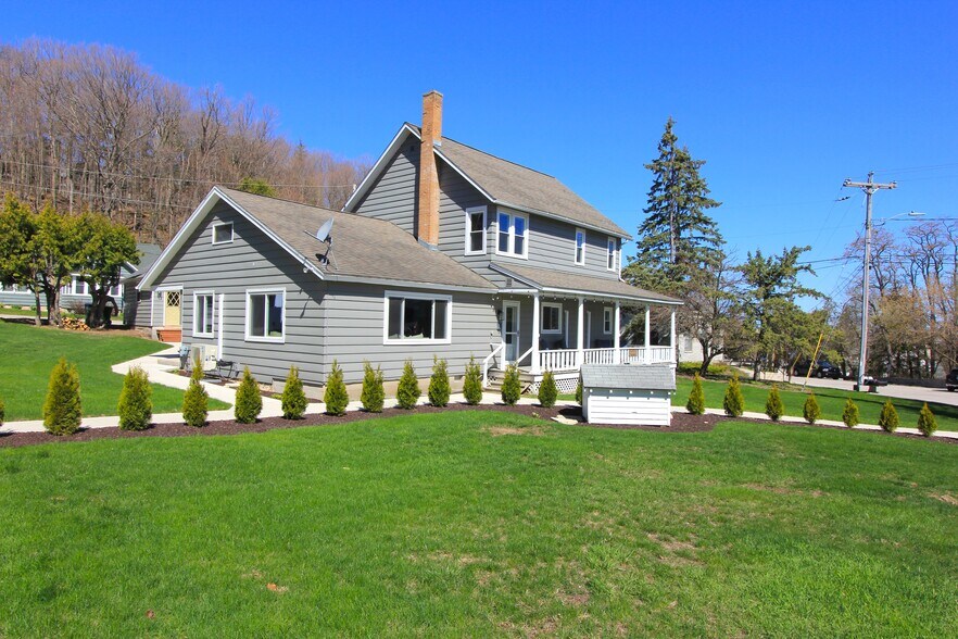 2375 Maple Dr, Sister Bay, WI à vendre - Photo du bâtiment - Image 3 de 45