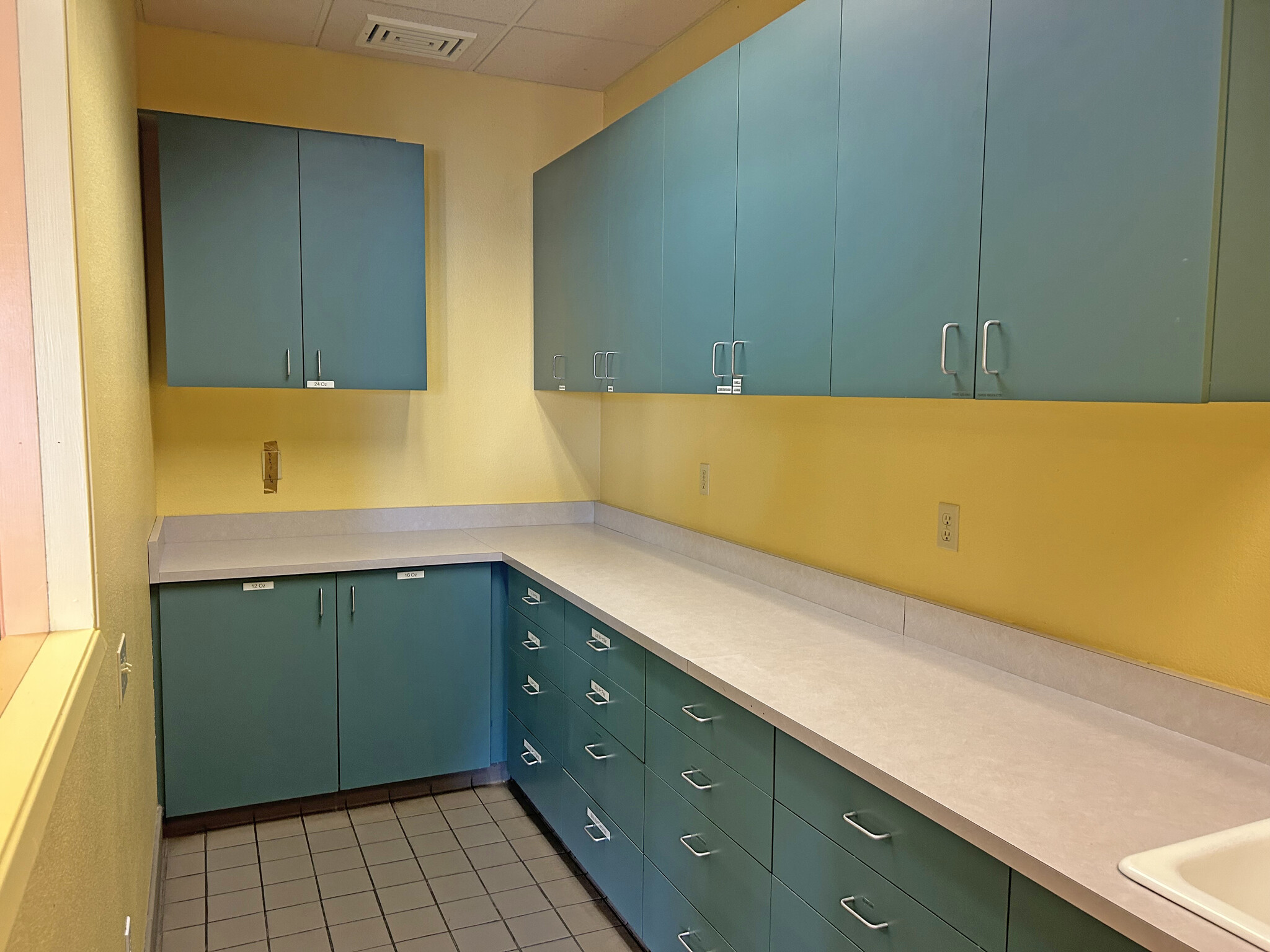 8499 Old Redwood Hwy, Windsor, CA à louer Photo intérieure- Image 1 de 16